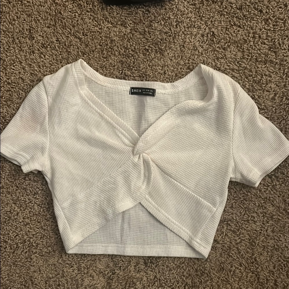 SHEIN White Knotted Crop Top